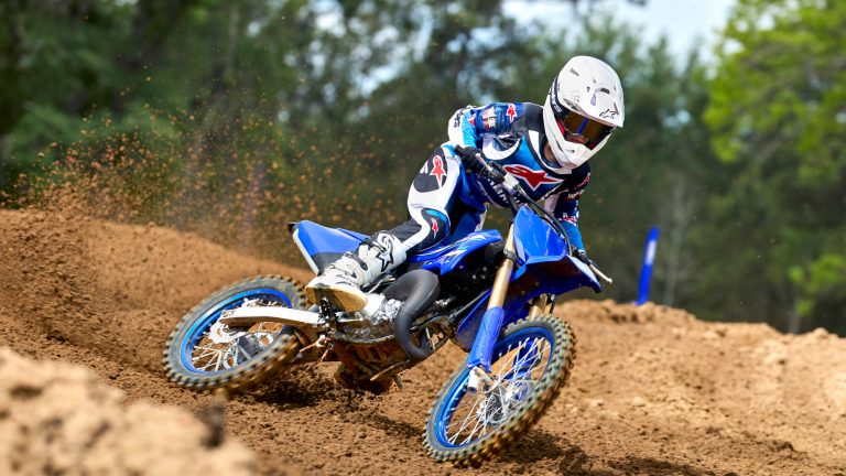 2026-Yamaha-YZ85LW-EU-Icon_Blue-Action-001-03