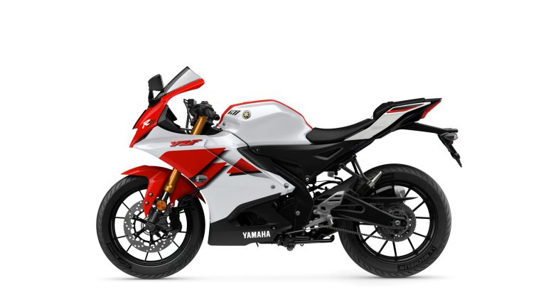 2026-Yamaha-YZF-R125A-EU-Anniversary_White-Studio-006-03