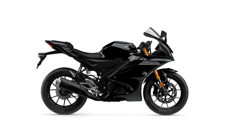 2026-Yamaha-YZF-R125A-EU-Tech_Black-Studio-002-03