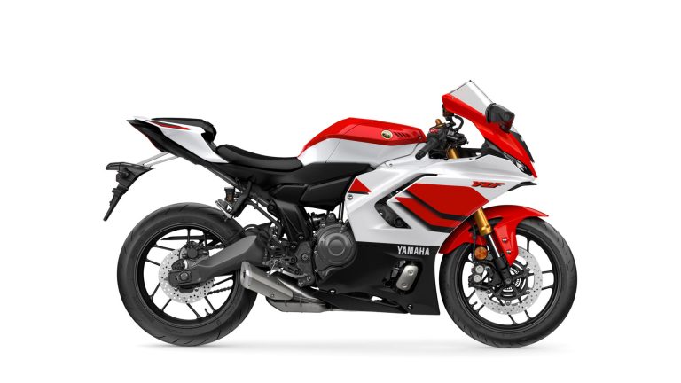 2026-Yamaha-YZF700R7-EU-Anniversary_White-Studio-002-03