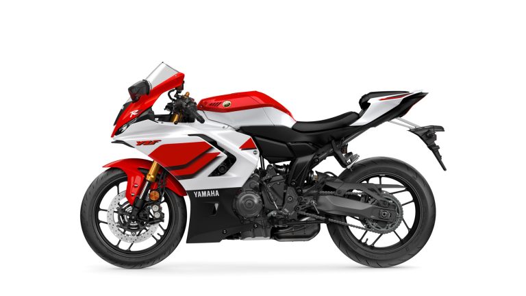 2026-Yamaha-YZF700R7-EU-Anniversary_White-Studio-006-03
