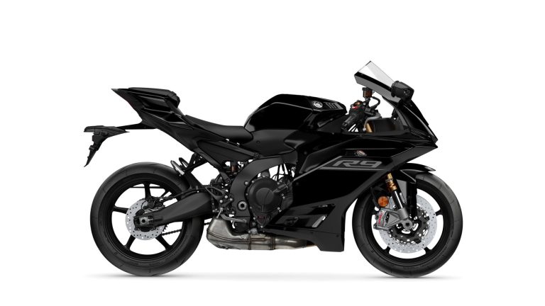 2026-Yamaha-YZF900R9-EU-Midnight_Black-Studio-002-03