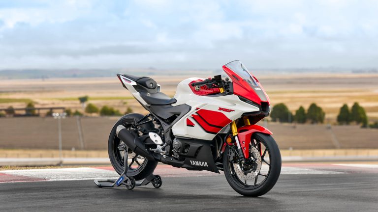 2026-Yamaha-YZFR320-EU-Anniversary_White-Static-002-03
