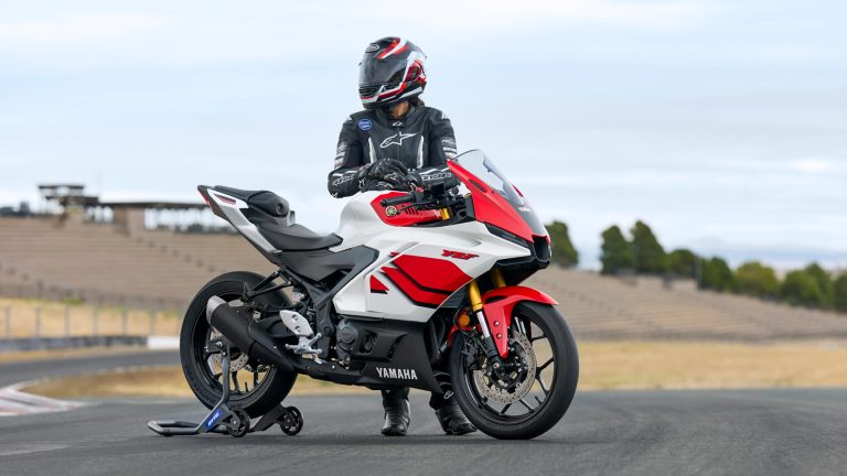 2026-Yamaha-YZFR320-EU-Anniversary_White-Static-003-03