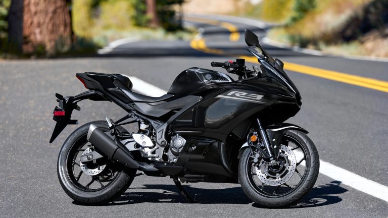 2026-Yamaha-YZFR320-EU-Midnight_Black-Static-002-03